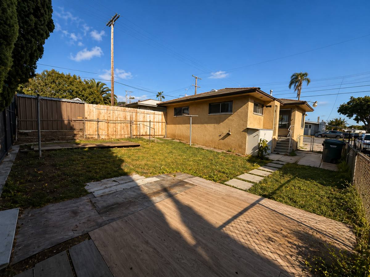 Townhouse for rent at 343-345 E 1st St, National City, CA 91950