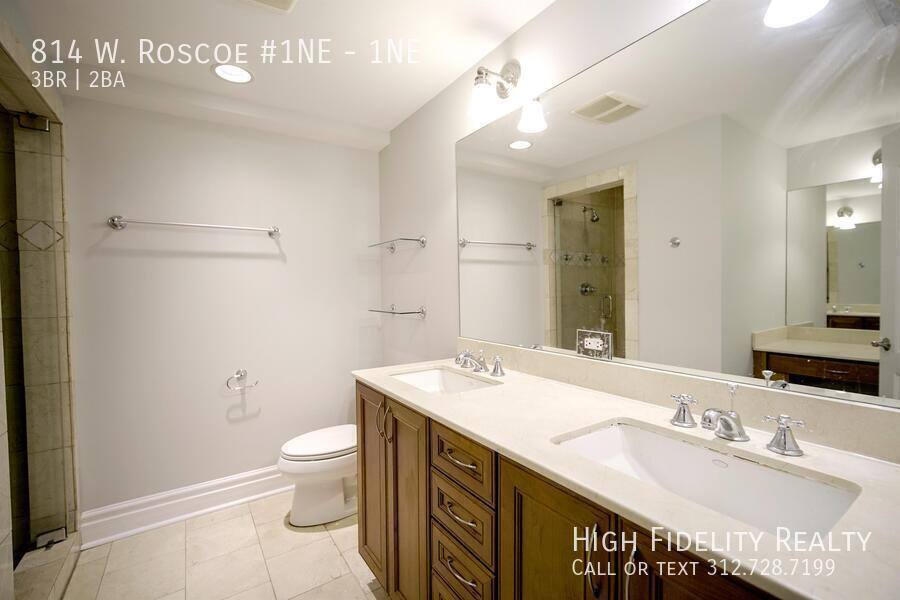 Condo for rent at 814 W Roscoe #1NE, Chicago, IL 60657