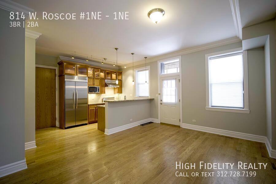 Condo for rent at 814 W Roscoe #1NE, Chicago, IL 60657