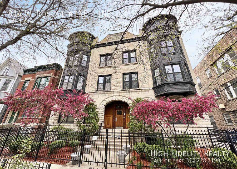 Condo for rent at 814 W Roscoe #1NE, Chicago, IL 60657