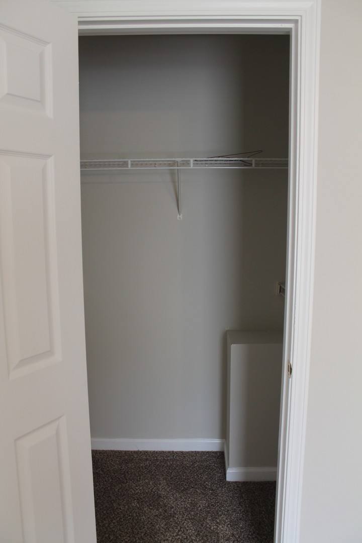 Apartment for rent at 940 Kingsbury Dr, Clarksville, TN 37040