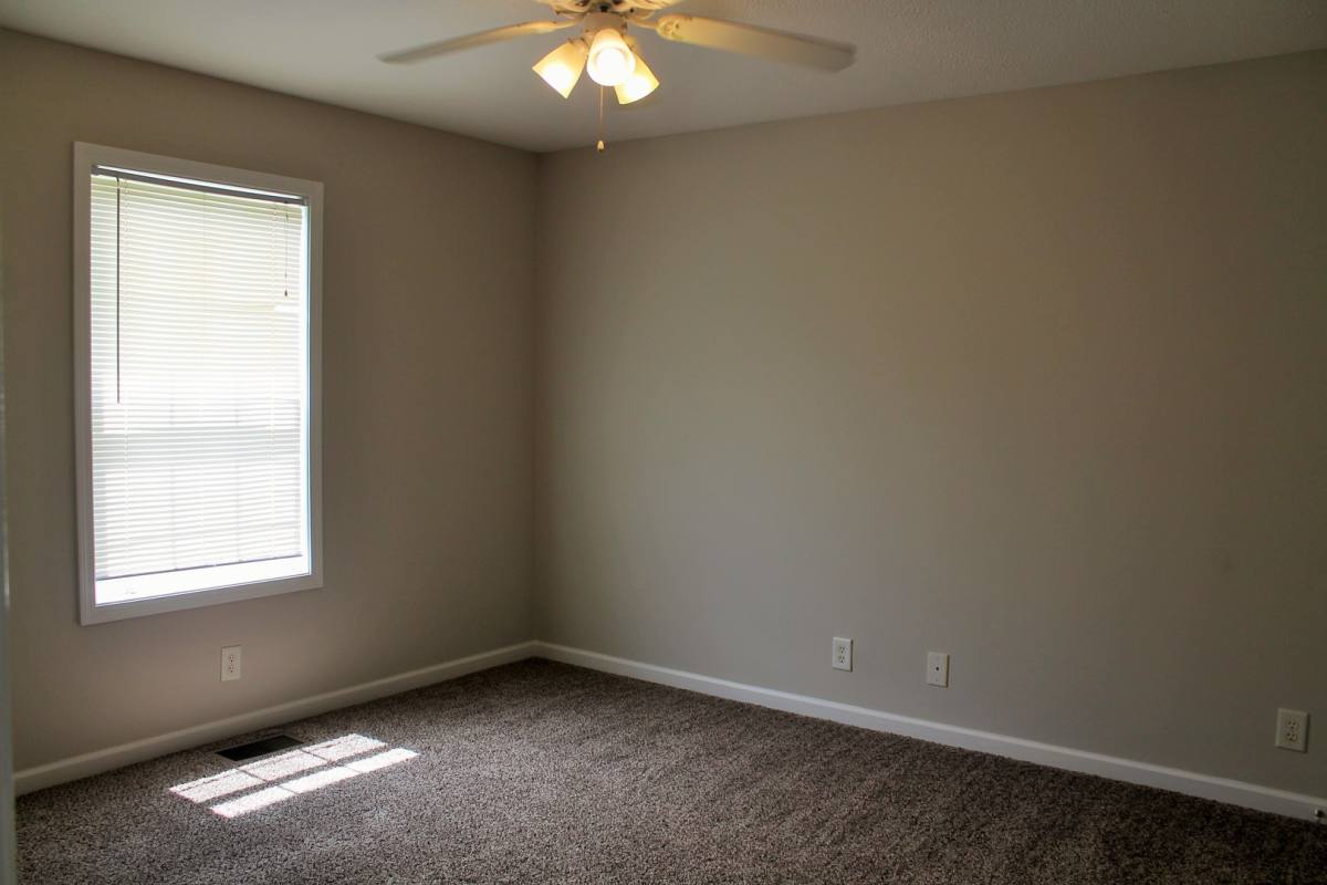 Apartment for rent at 940 Kingsbury Dr, Clarksville, TN 37040