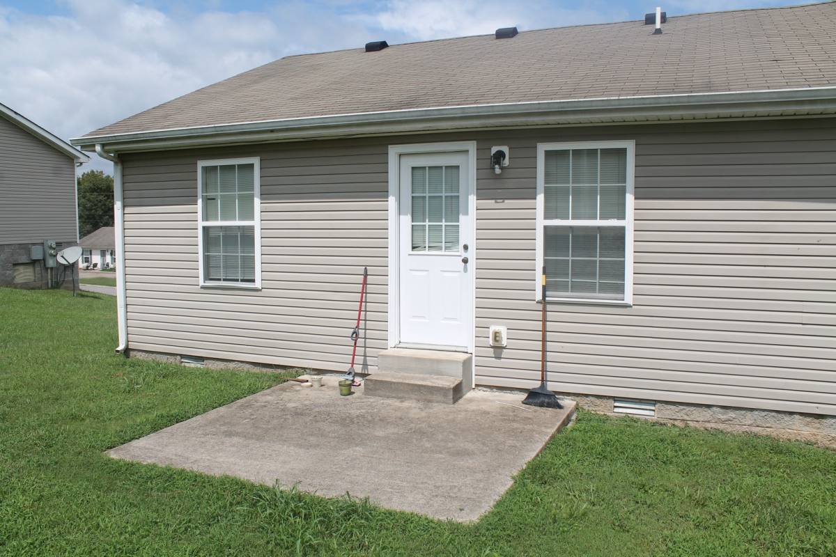 Apartment for rent at 940 Kingsbury Dr, Clarksville, TN 37040