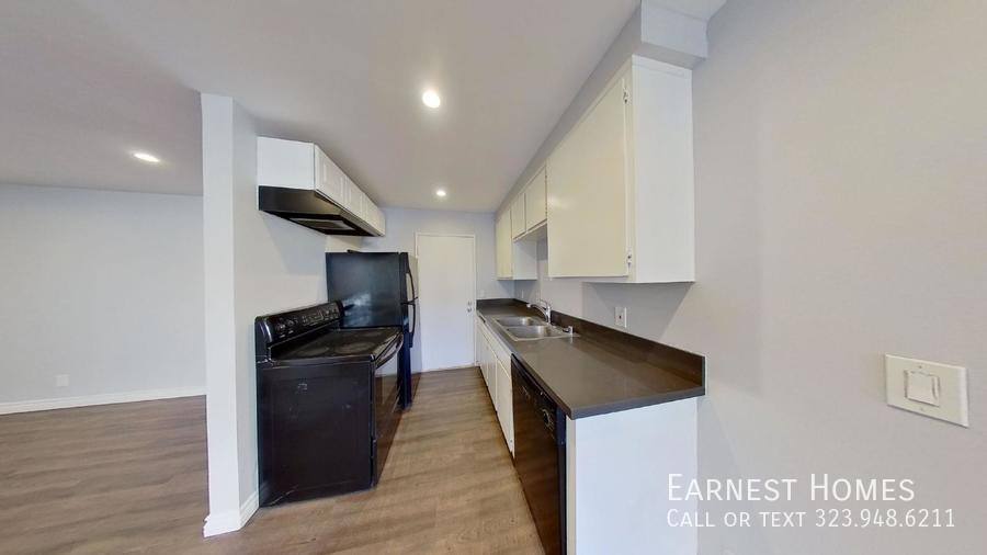 Condo for rent at 525 N Sycamore Ave #321, Los Angeles, CA 90036