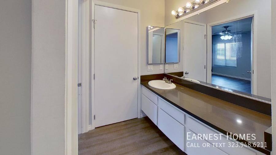 Condo for rent at 525 N Sycamore Ave #321, Los Angeles, CA 90036