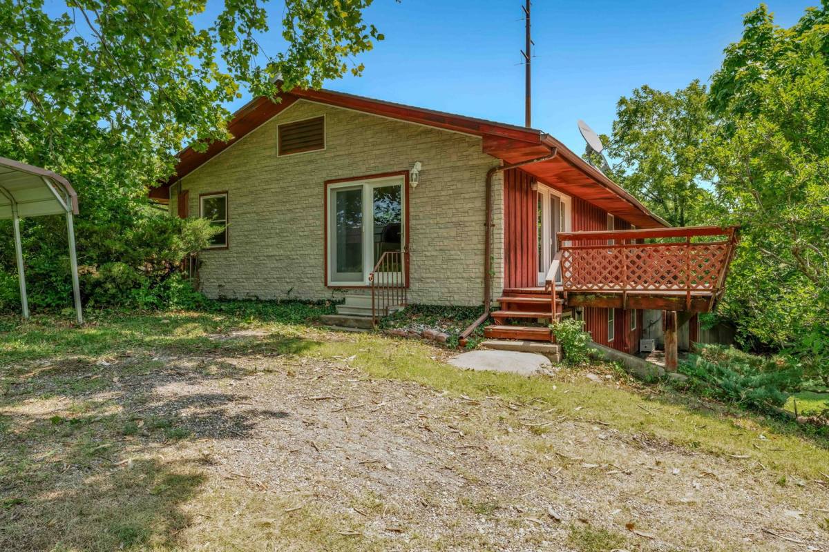House for rent at 40 Deep Creek Rd, Manhattan, KS 66502