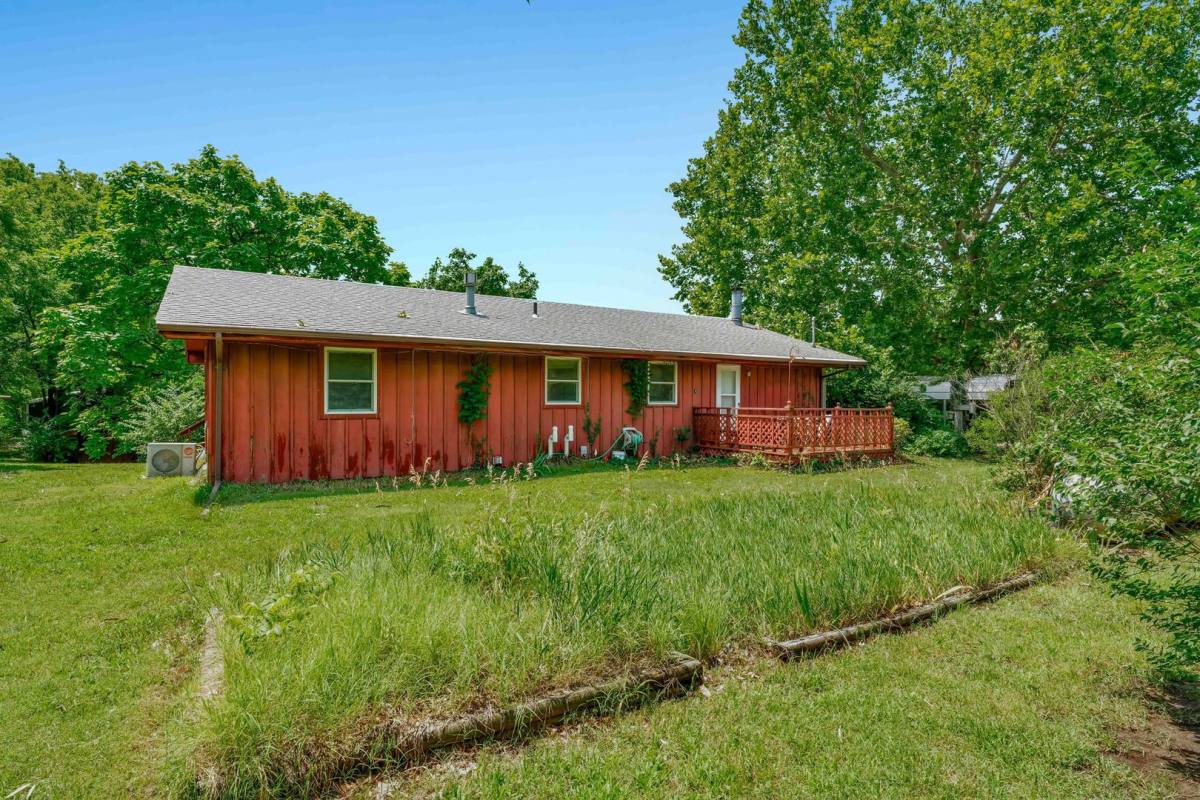 House for rent at 40 Deep Creek Rd, Manhattan, KS 66502