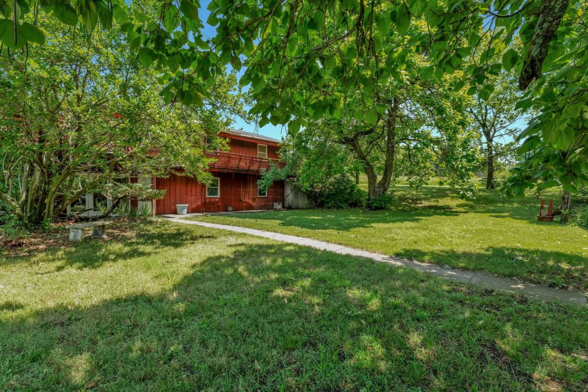 House for rent at 40 Deep Creek Rd, Manhattan, KS 66502