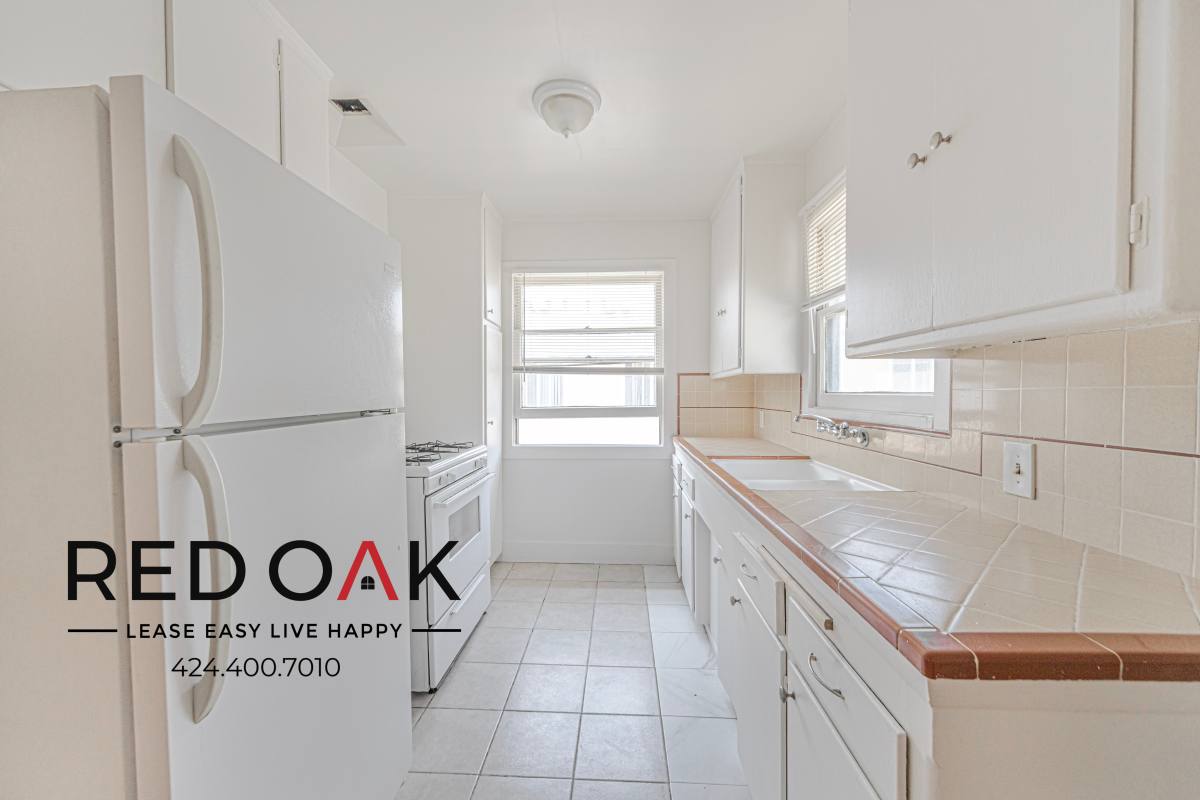 Apartment for rent at 1148 S Sherbourne Dr #4, Los Angeles, CA 90035