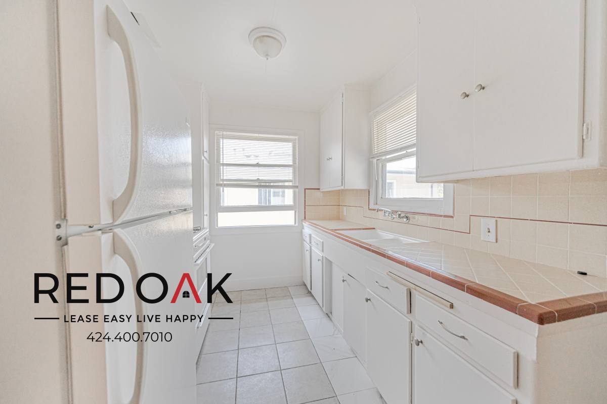 Apartment for rent at 1148 S Sherbourne Dr #4, Los Angeles, CA 90035