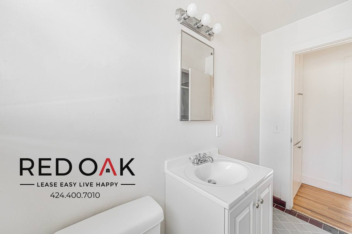 Apartment for rent at 1148 S Sherbourne Dr #4, Los Angeles, CA 90035