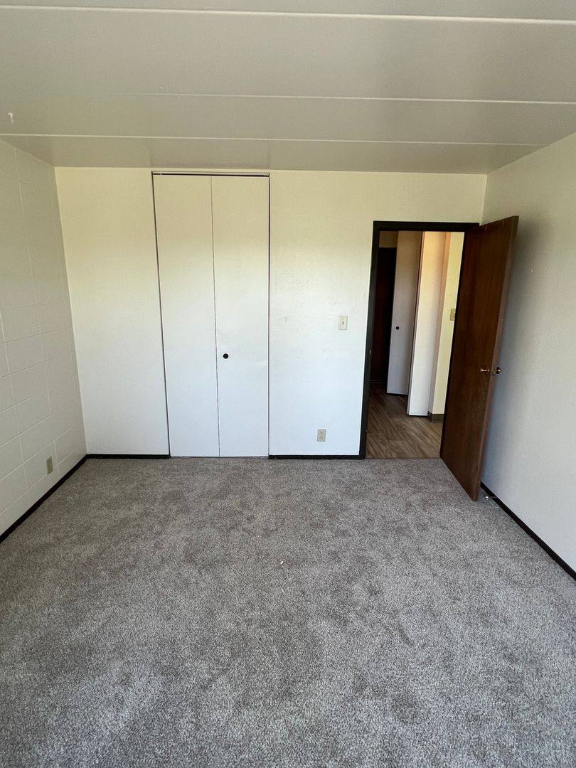 Apartment for rent at 3807-40th St; 4013-39th Ave; 4017-39th Ave, Kenosha, WI 53144