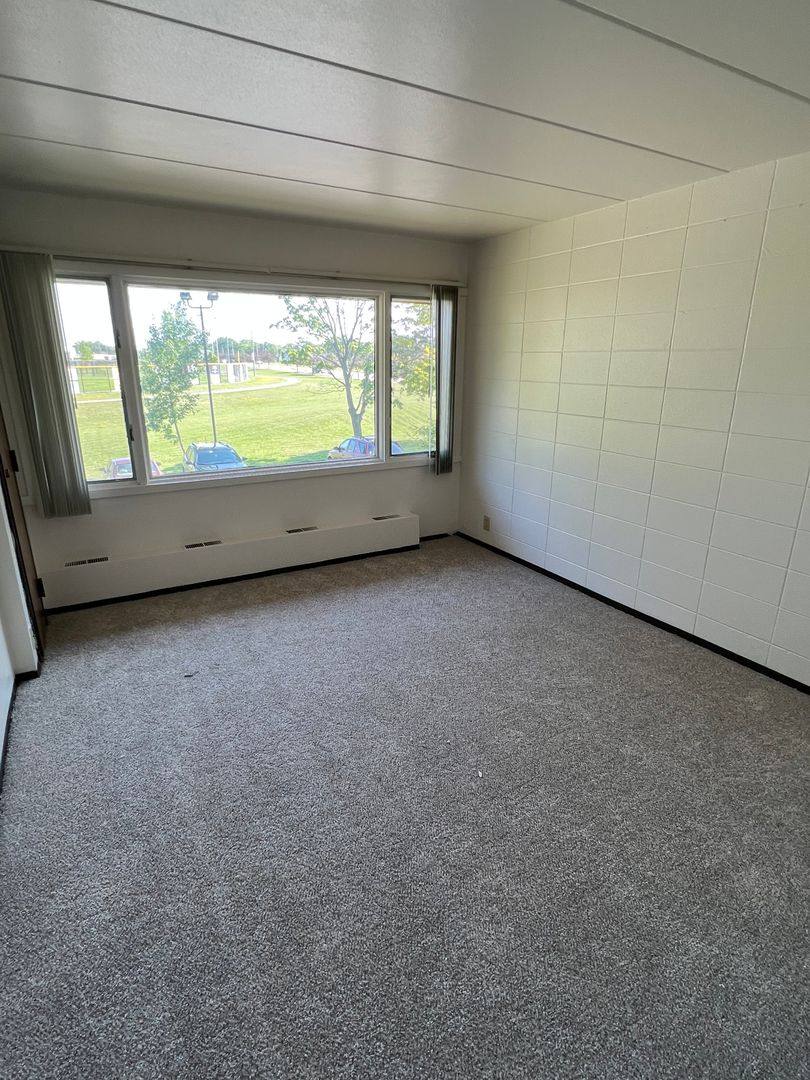 Apartment for rent at 3807-40th St; 4013-39th Ave; 4017-39th Ave, Kenosha, WI 53144