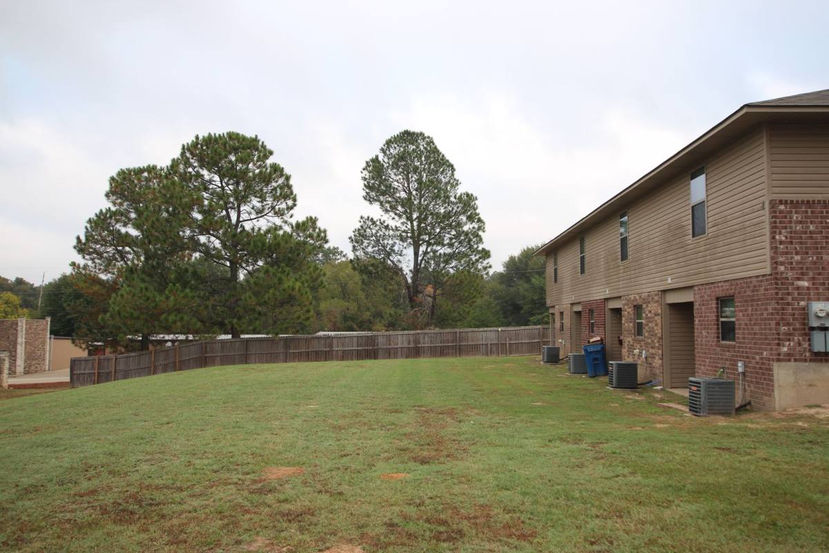 Townhouse for rent at 18011 Loring Lane, Lindale, TX 75771