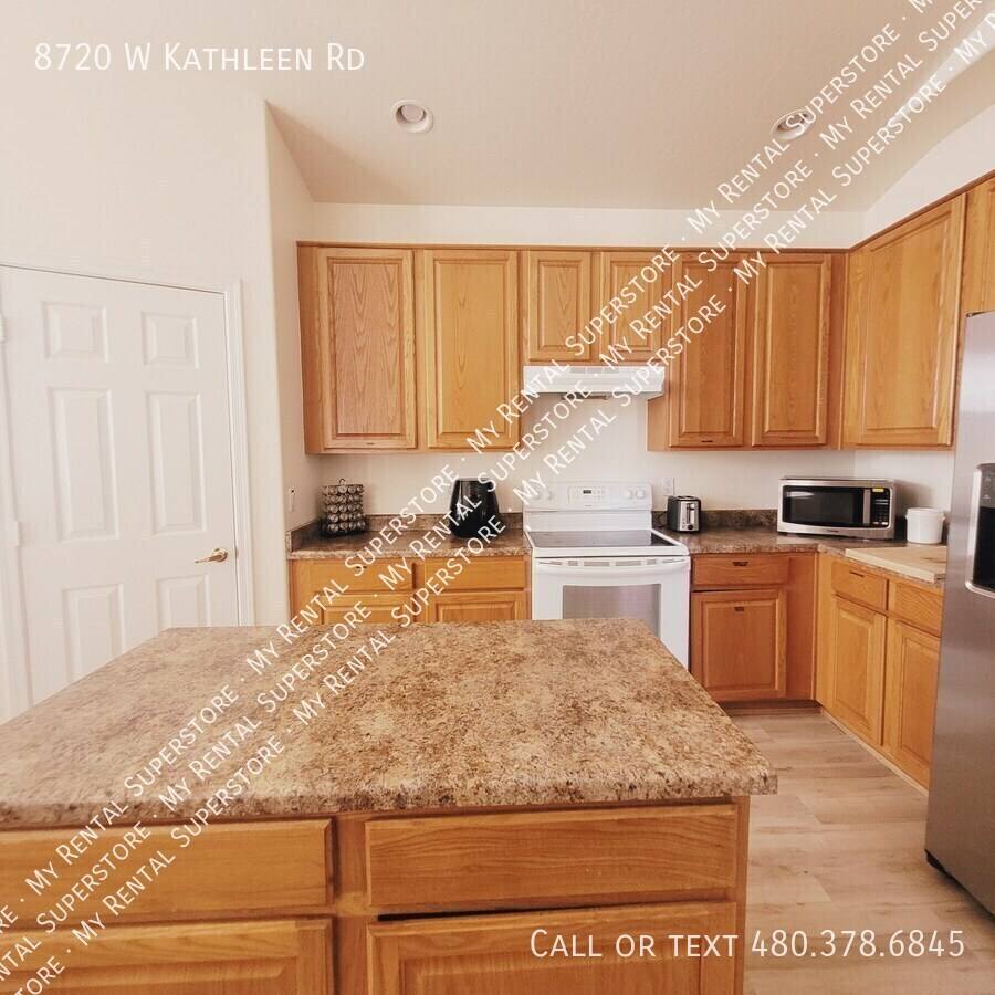 House for rent at 8720 W Kathleen Rd, Peoria, AZ 85382