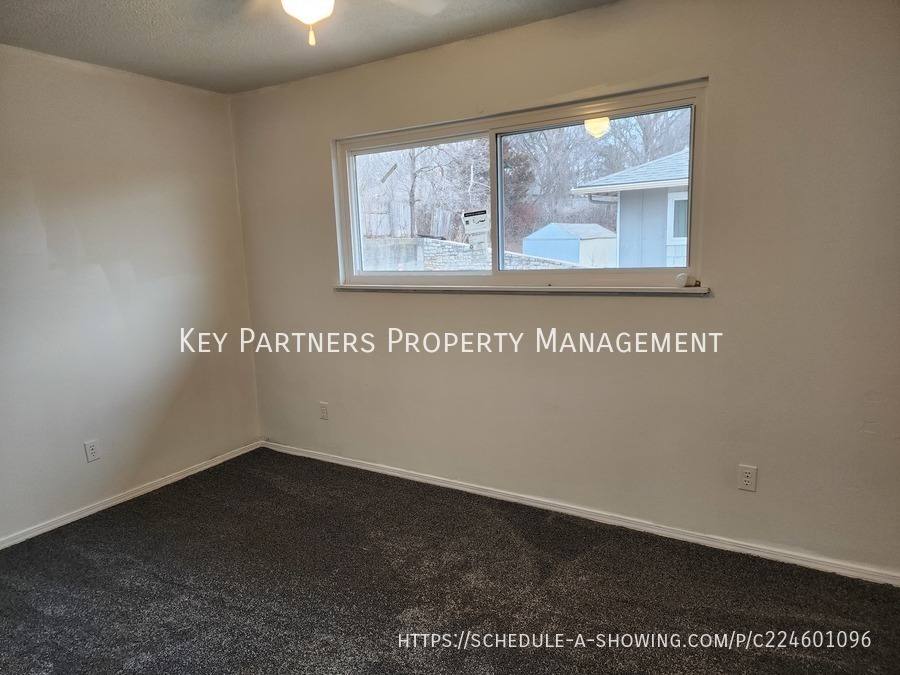 Townhouse for rent at 128 Warner #4, Bonner Springs, KS 66012