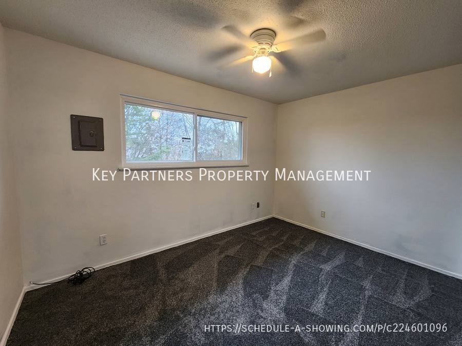 Townhouse for rent at 128 Warner #4, Bonner Springs, KS 66012