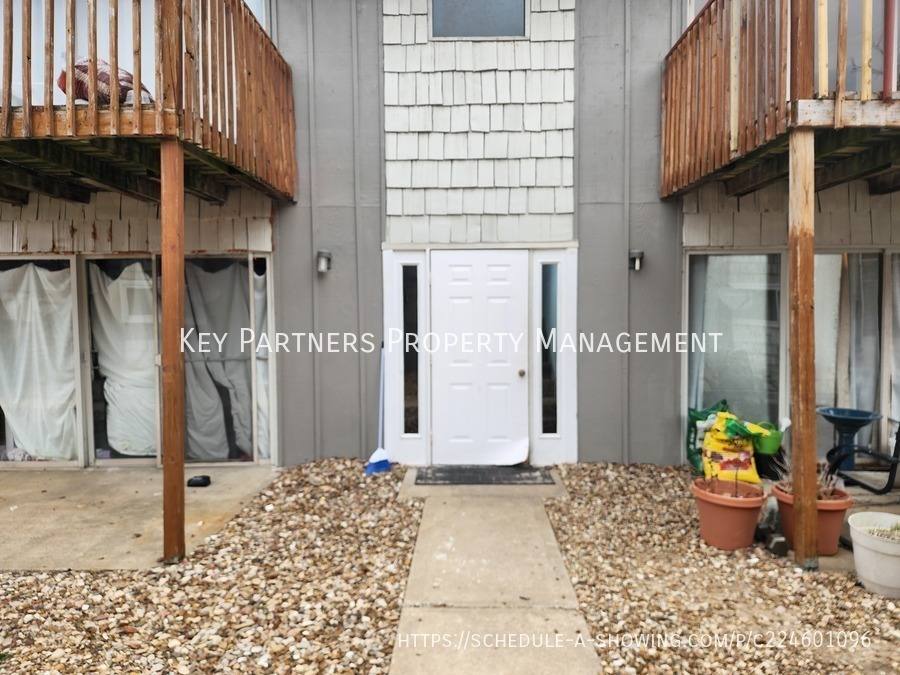 Townhouse for rent at 128 Warner #4, Bonner Springs, KS 66012