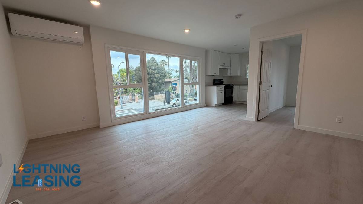 Apartment for rent at 5000 1 2 Coliseum St #8A, Los Angeles, CA 90016