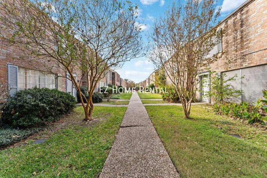 Townhouse for rent at 4154 Belle Park Dr, Houston, TX 77072