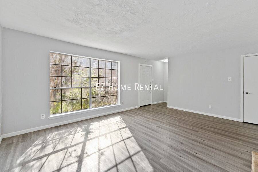 Townhouse for rent at 4154 Belle Park Dr, Houston, TX 77072
