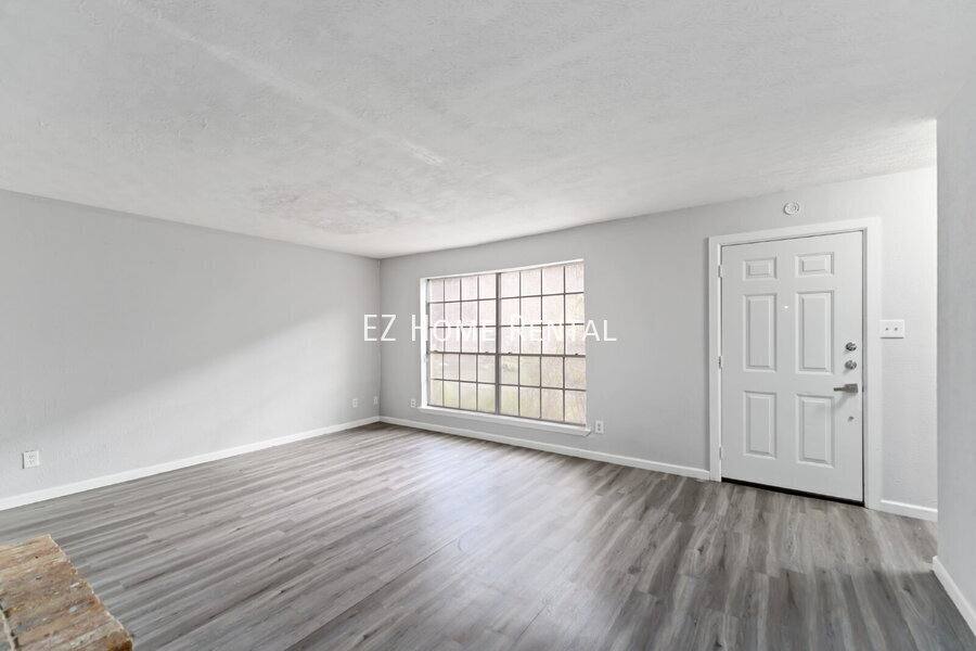 Townhouse for rent at 4154 Belle Park Dr, Houston, TX 77072