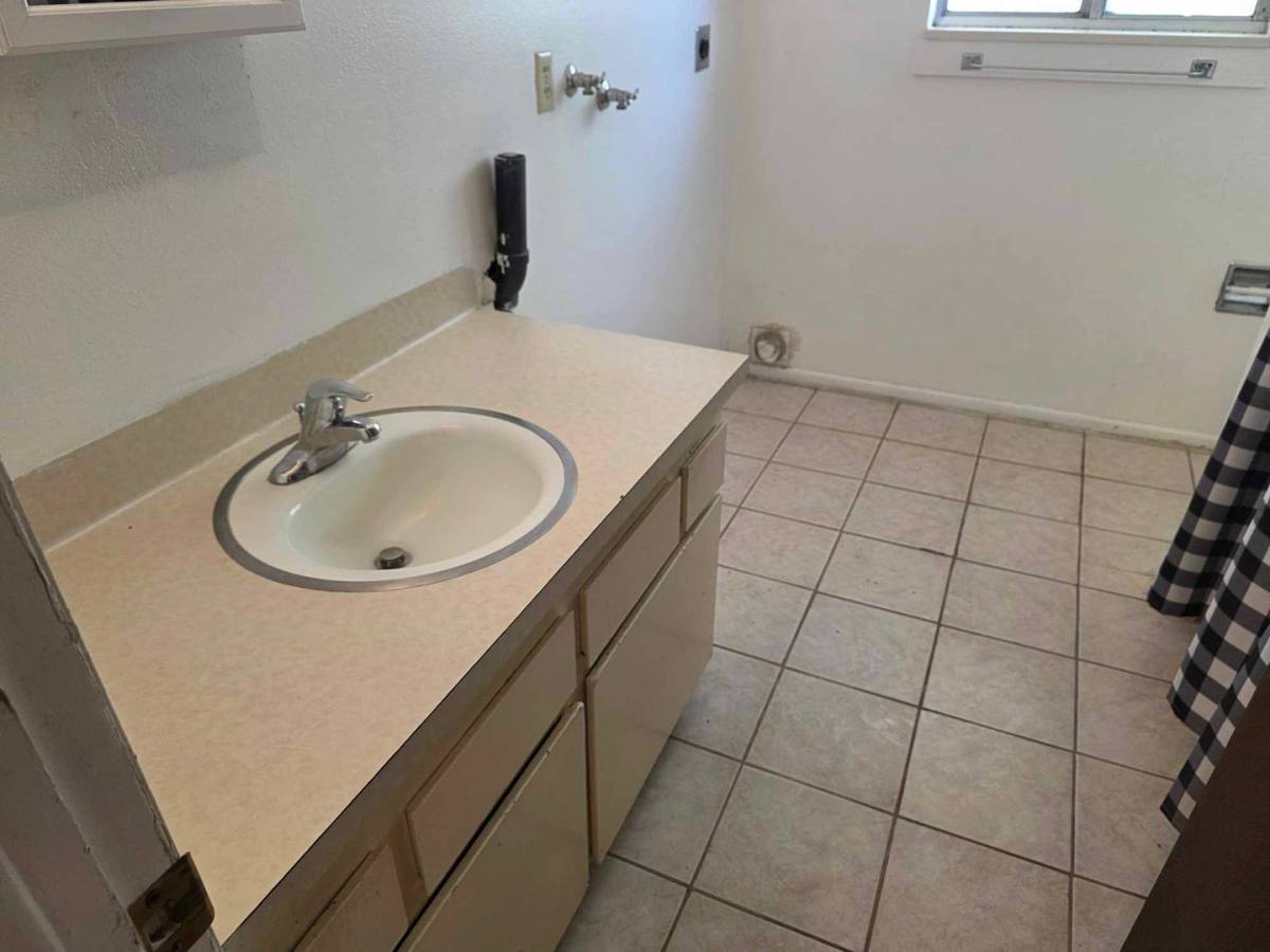 Apartment for rent at 235 N 100 E, Ferron, UT 84523