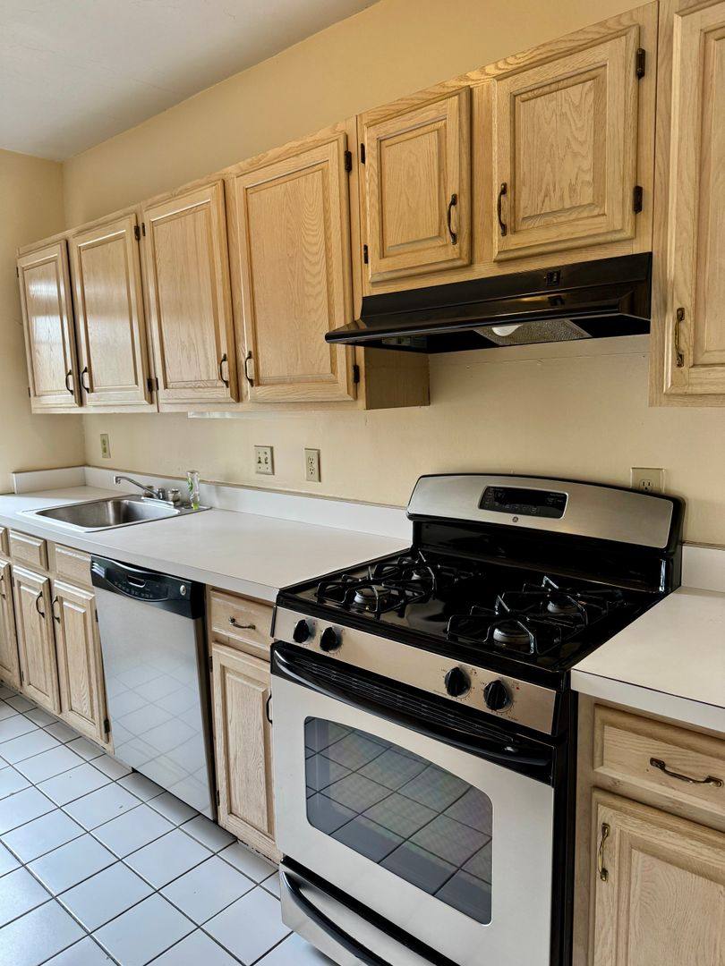 Apartment for rent at 2552 Madison Rd, Cincinnati, OH 45208
