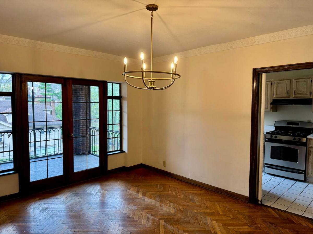 Apartment for rent at 2552 Madison Rd, Cincinnati, OH 45208