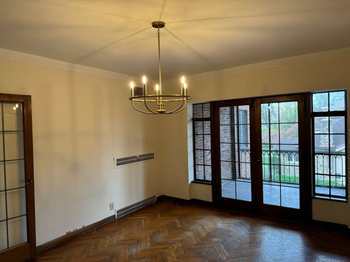 Apartment for rent at 2552 Madison Rd, Cincinnati, OH 45208