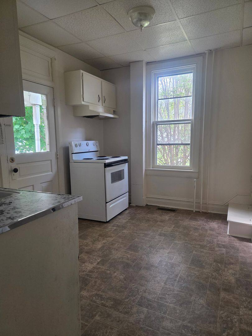 Apartment for rent at 2004 W Market St, York, PA 17404