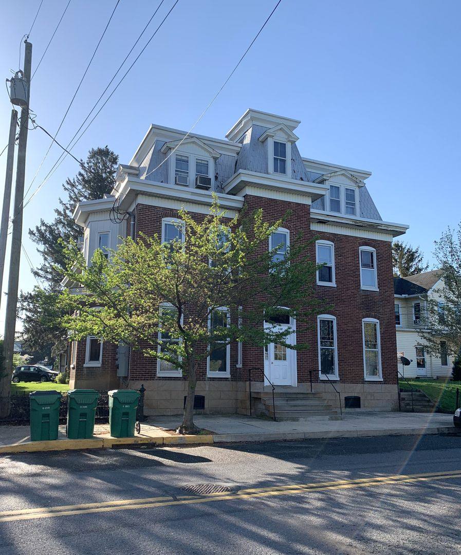 Apartment for rent at 138 S Carlisle St, Greencastle, PA 17225
