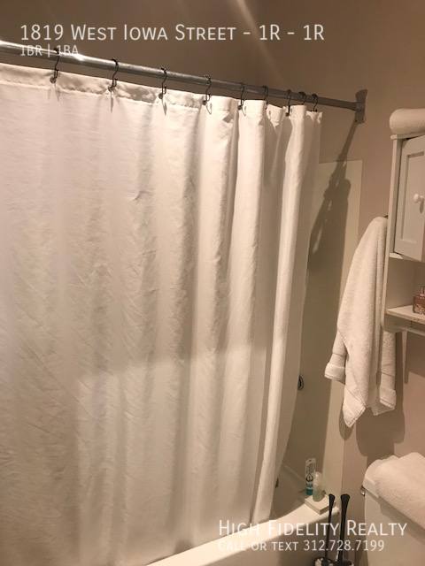 Apartment for rent at 1819 W Iowa St #1R, Chicago, IL 60622