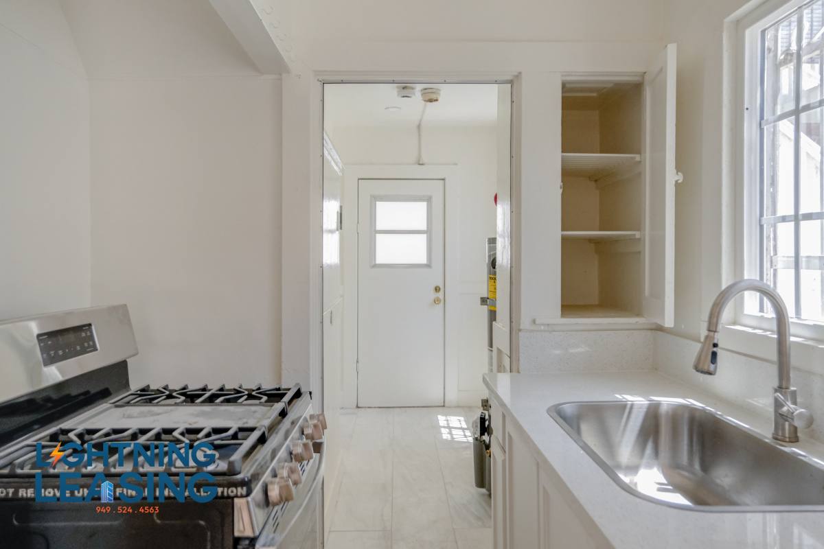 Apartment for rent at 1318 N Serrano #1326, Los Angeles, CA 90027