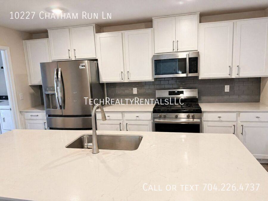 House for rent at 10227 Chatham Run Lane, Charlotte, NC 28262