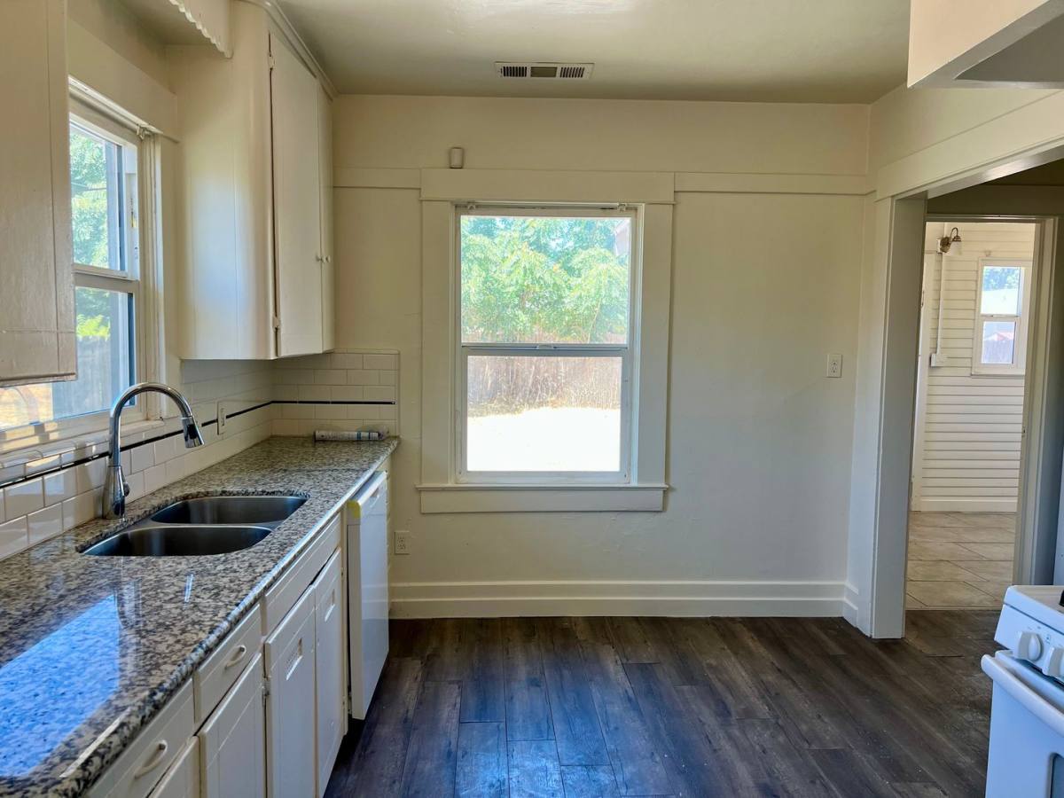 House for rent at 1321 N Calaveras St, Fresno, CA 93728