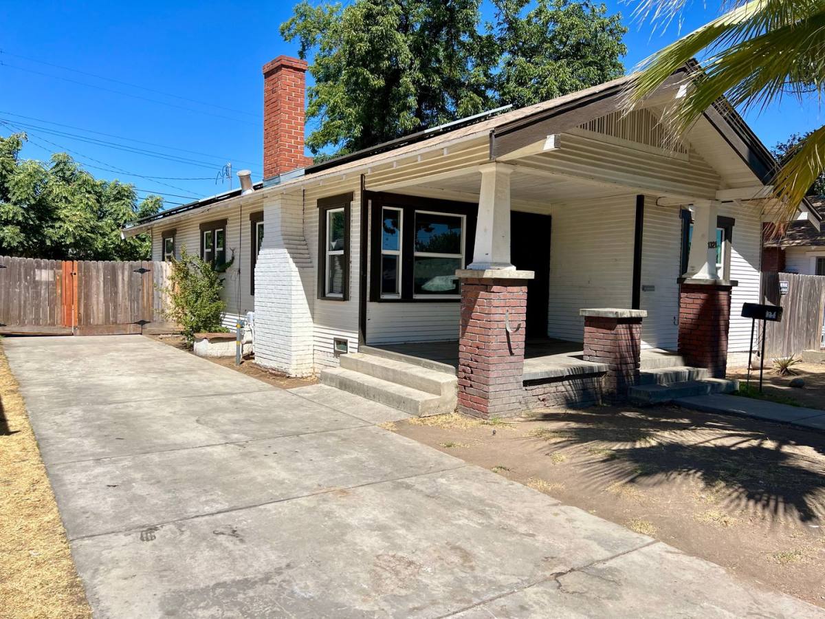 House for rent at 1321 N Calaveras St, Fresno, CA 93728