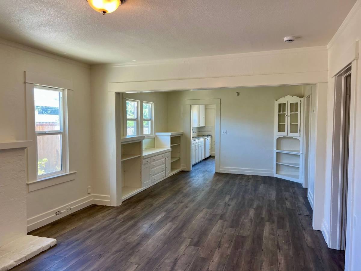 House for rent at 1321 N Calaveras St, Fresno, CA 93728