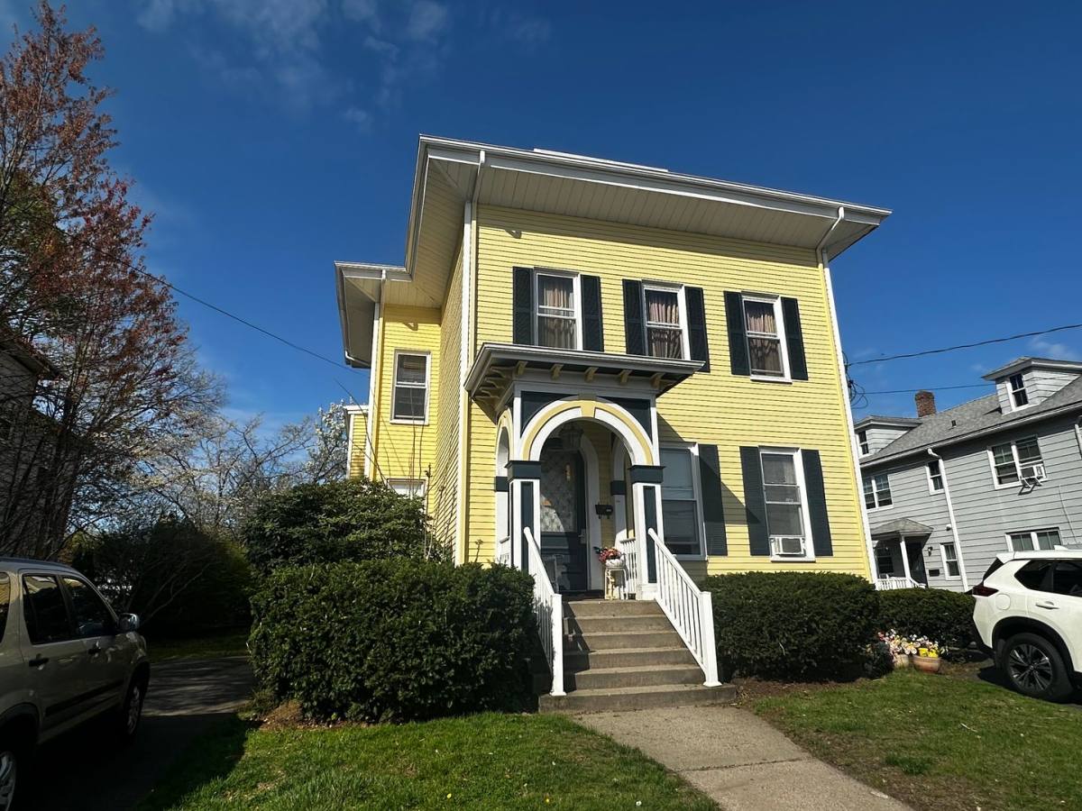 Apartment for rent at 17 Broad St, Middletown, CT 06457