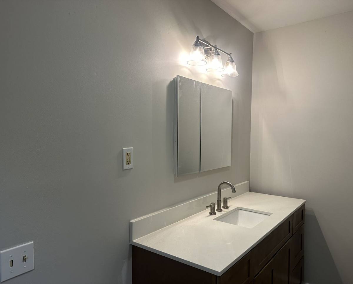 Apartment for rent at 17 Broad St, Middletown, CT 06457