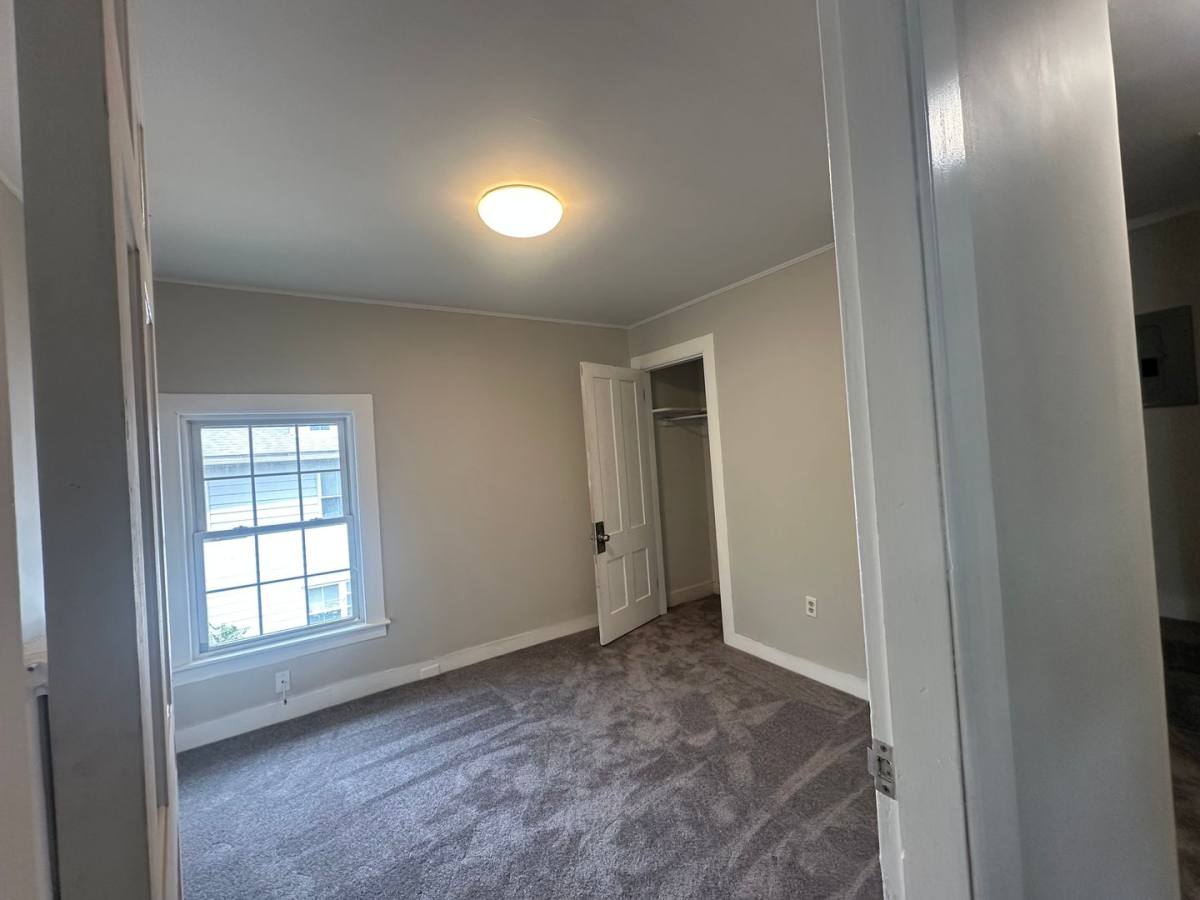 Apartment for rent at 17 Broad St, Middletown, CT 06457