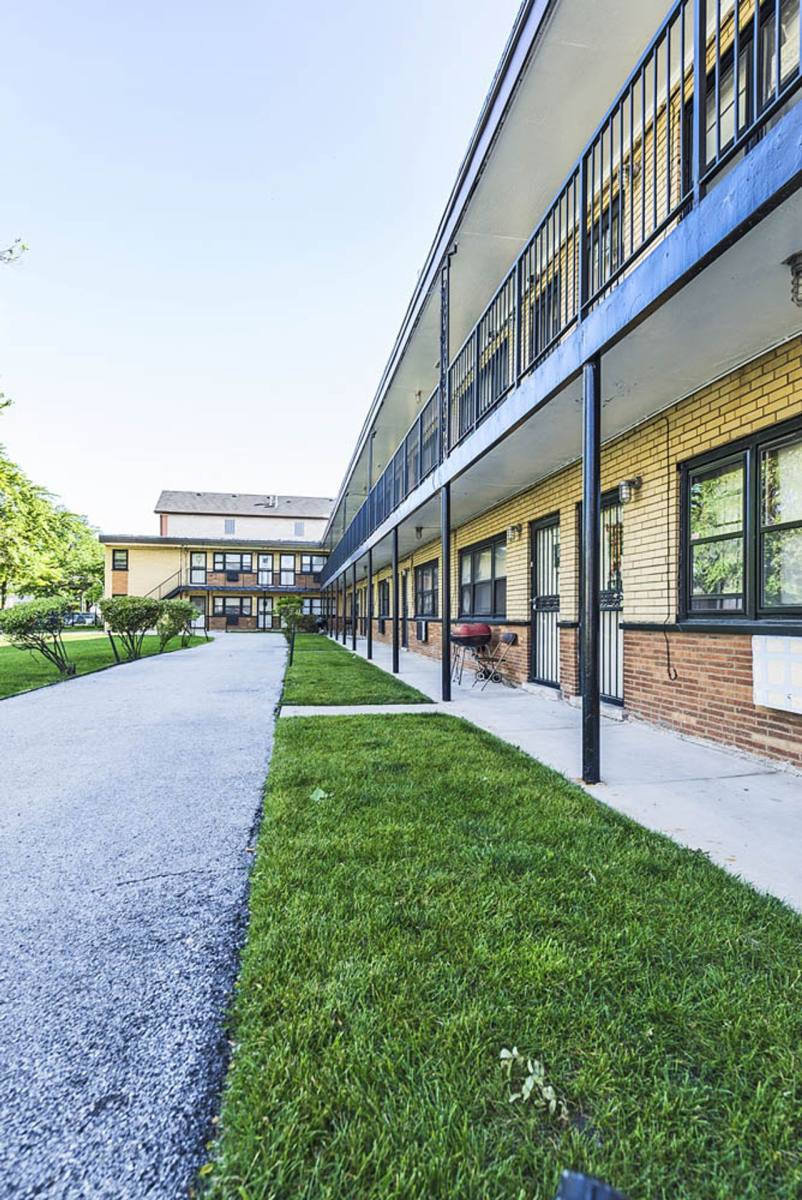 Apartment for rent at 7925 S Phillips, Chicago, IL 60617