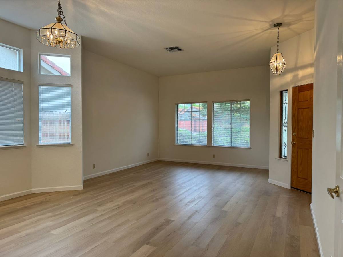 House for rent at 1422 Lorimer Way, Roseville, CA 95747