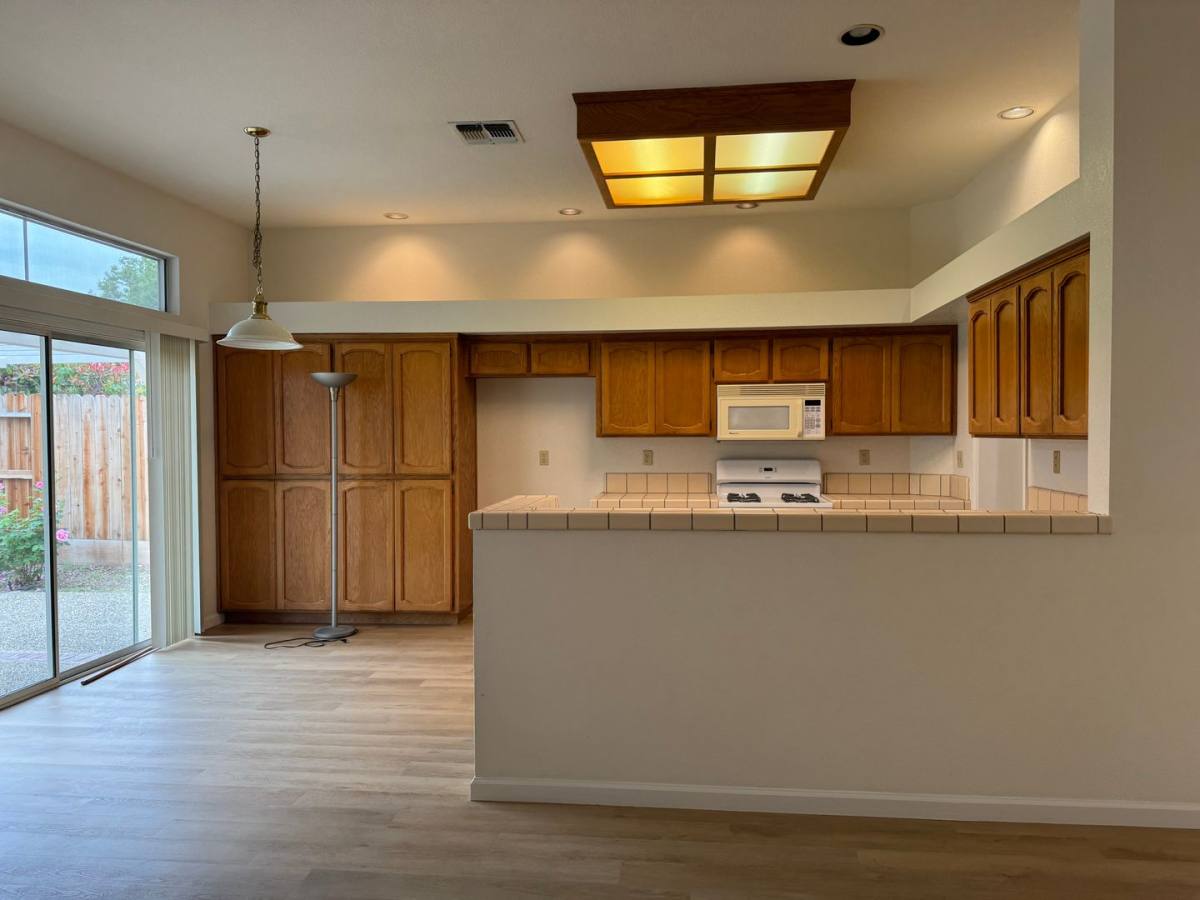 House for rent at 1422 Lorimer Way, Roseville, CA 95747