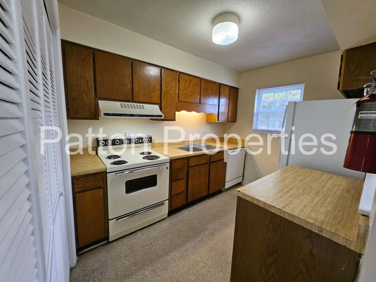Apartment for rent at 3-4 Ashleys Place, Columbia, SC 29209