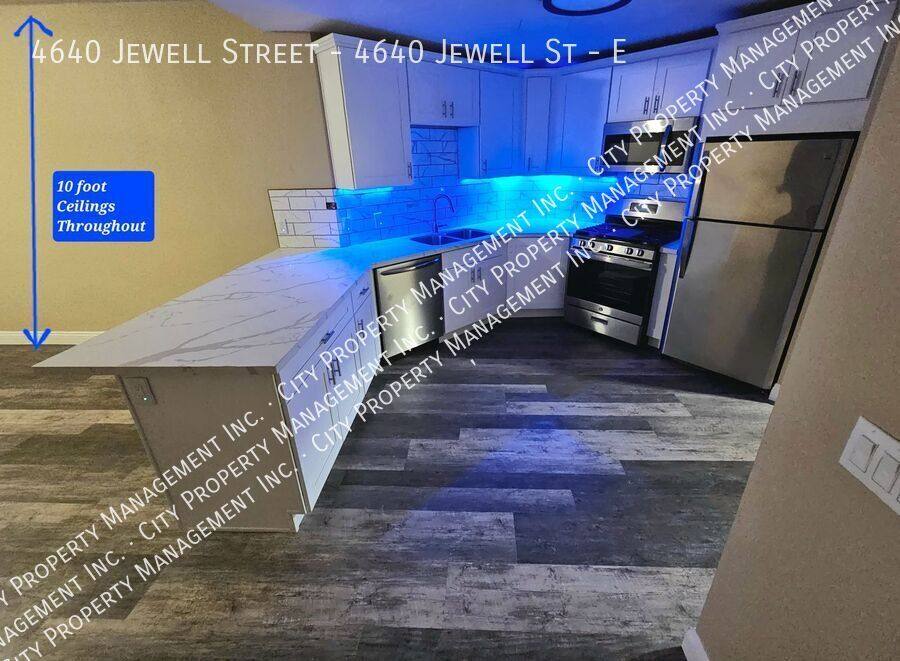 Apartment for rent at 4640 Jewell St E, San Diego, CA 92109
