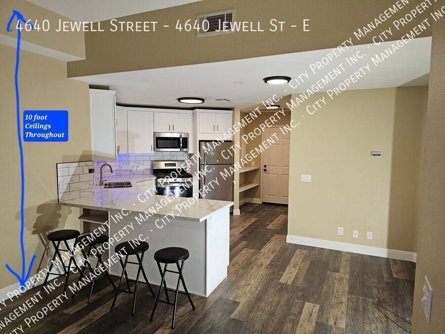 Apartment for rent at 4640 Jewell St E, San Diego, CA 92109