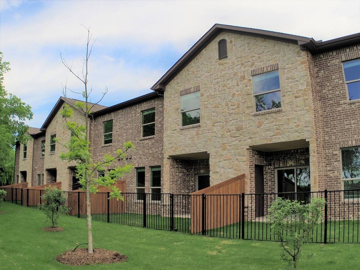 Townhouse for rent at 1601 Riney Rd #106, Denton, TX 76207