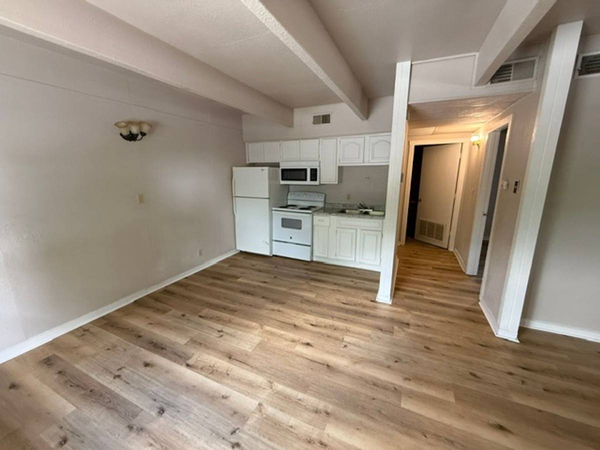 Apartment for rent at 623-629 W 13th St, Junction City, KS 66441