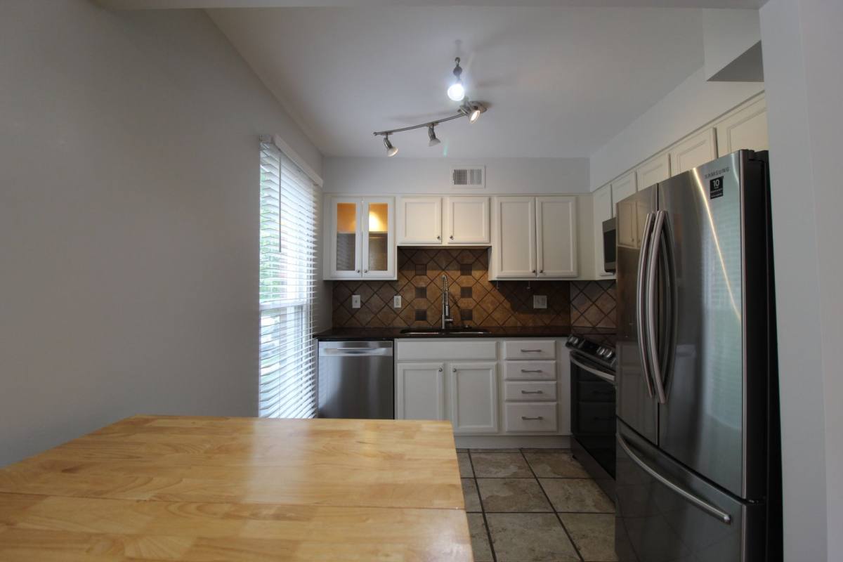 Condo for rent at 4428 Jarboe St, Kansas City, MO 64111